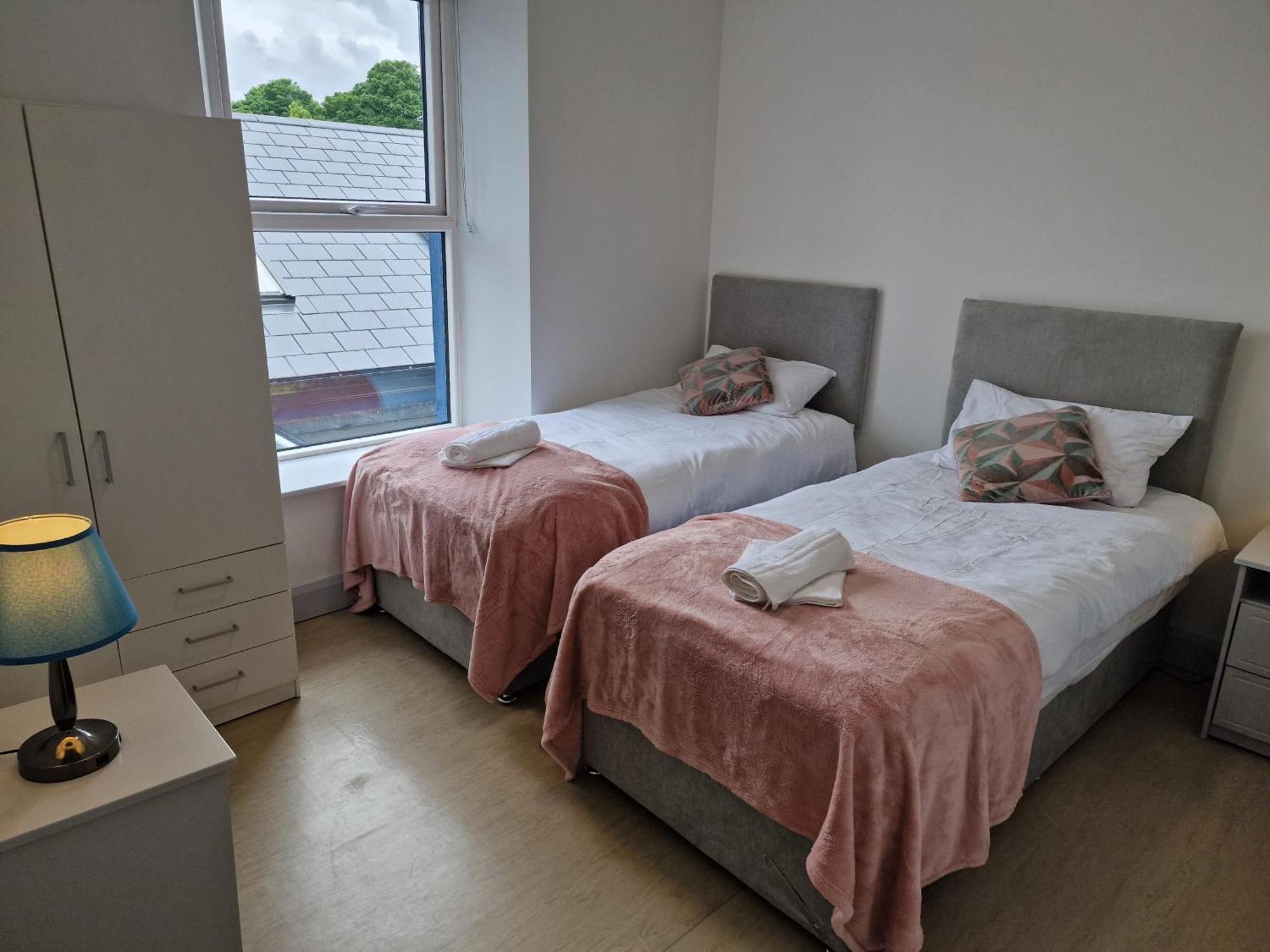 Trivia House Vandrarhem Swanlinbar Exteriör bild